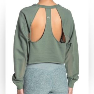 NWOT ALO Yoga Transcend Cutout Back Cropped Sage Green Sweatshirt